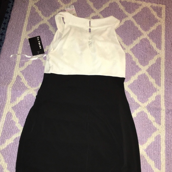 Dress - Picture 2 of 5